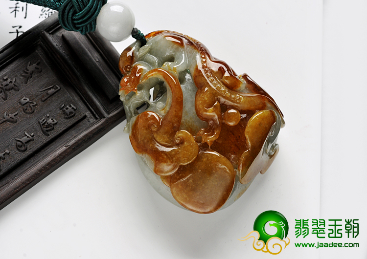 细糯种褐红翡缅甸翡翠A货飞龙手玩件