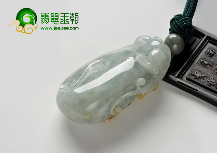 (超值推荐)糯冰种黄翡缅甸翡翠A货麒麟送福手玩件