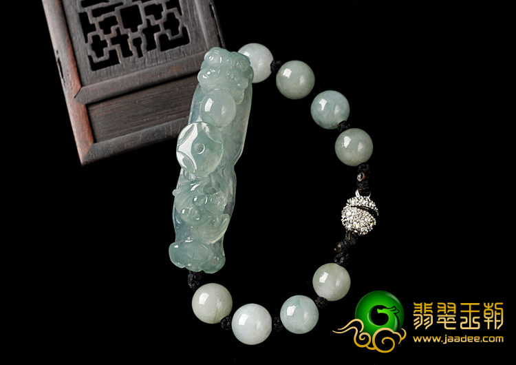 冰种晴水缅甸翡翠A货龙戏珠手链