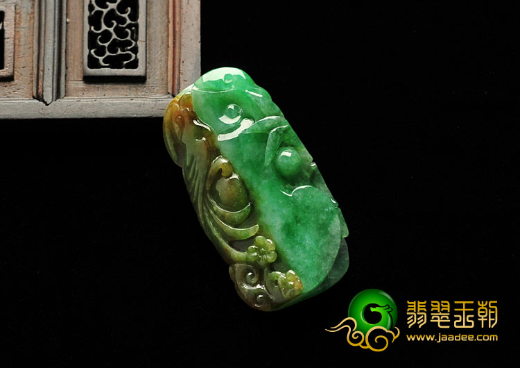 糯冰种黄加绿缅甸翡翠A货喜上眉梢挂件