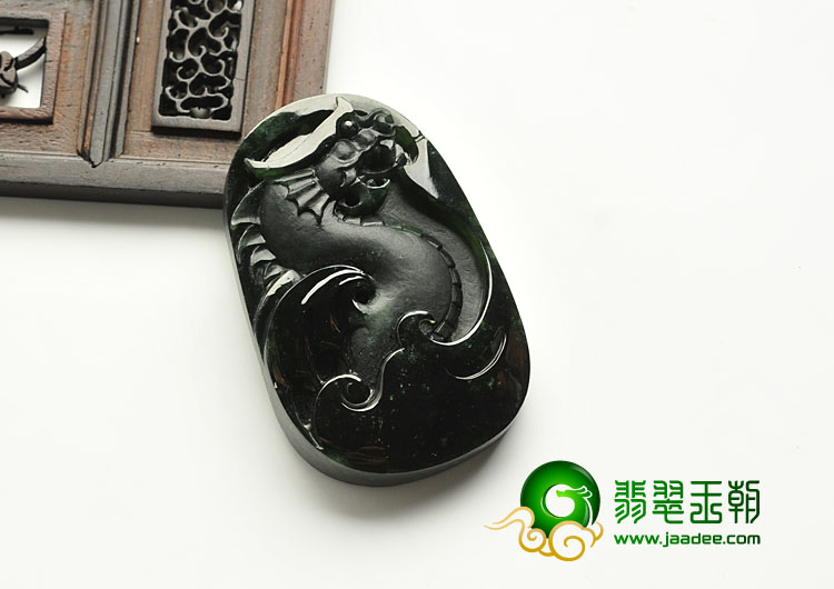 冰玻种墨翠缅甸翡翠A货飞龙在天挂件
