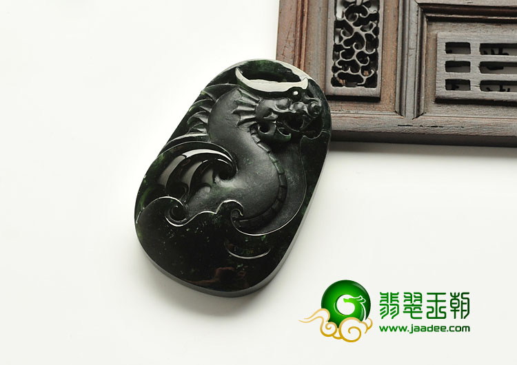 冰玻种墨翠缅甸翡翠A货飞龙在天挂件