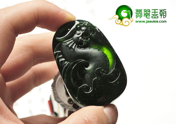 冰玻种墨翠缅甸翡翠A货飞龙在天挂件