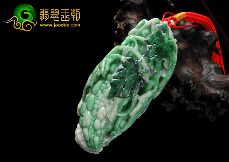 细糯种翠色缅甸翡翠A货苦尽甘来手玩件