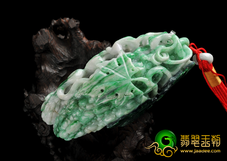 细糯种翠色缅甸翡翠A货苦尽甘来手玩件