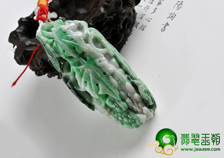 细糯种翠色缅甸翡翠A货苦尽甘来手玩件