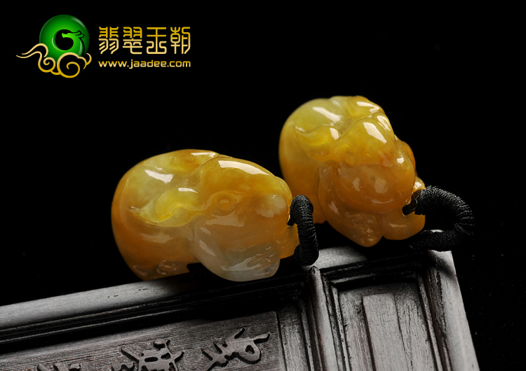 糯冰种黄翡缅甸翡翠A货玉兔挂件（单价）