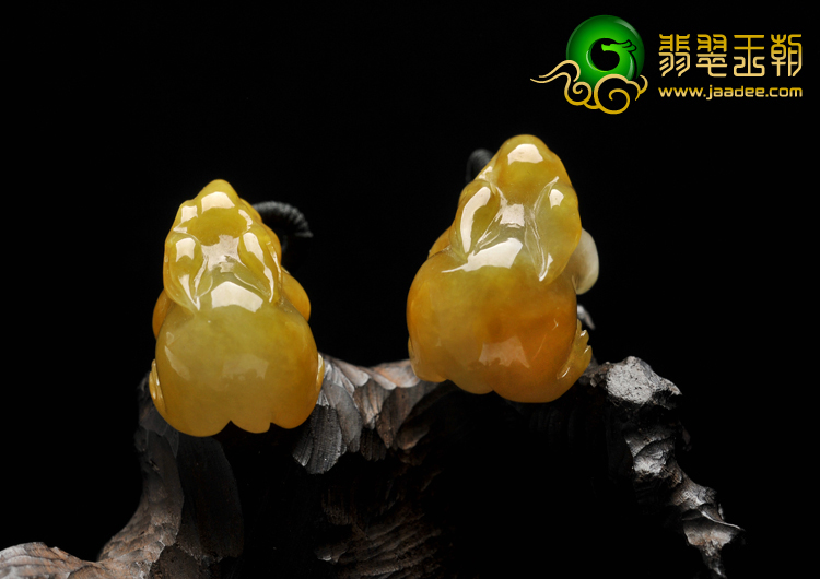 糯冰种黄翡缅甸翡翠A货玉兔挂件（单价）