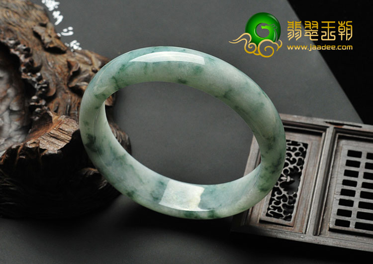 糯冰种飘花缅甸翡翠A货手镯（61.1mm）