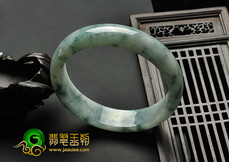 糯冰种飘花缅甸翡翠A货手镯（61.1mm）