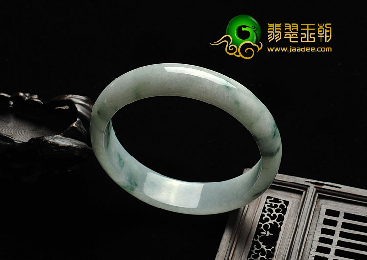 糯冰种飘花缅甸翡翠A货手镯（61.1mm）