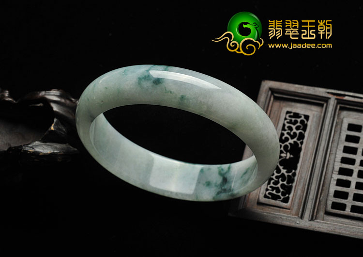糯冰种飘花缅甸翡翠A货手镯（61.1mm）