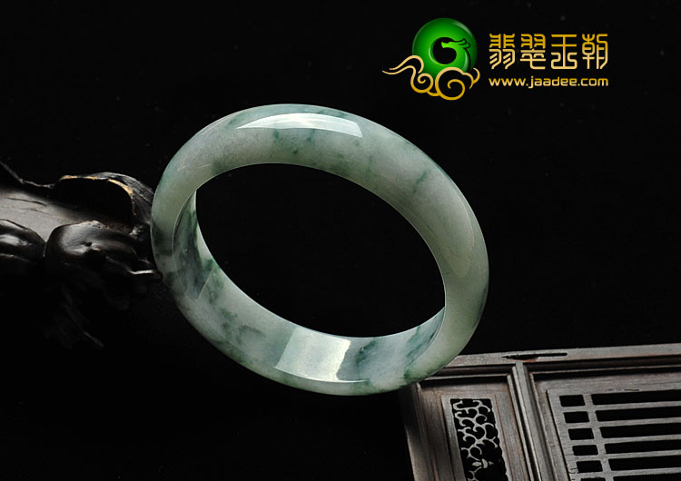 糯冰种飘花缅甸翡翠A货手镯（61mm）