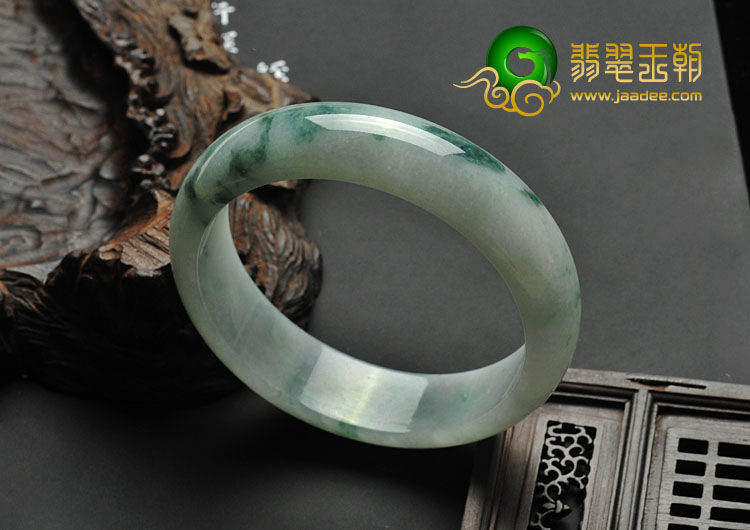 糯冰种飘花缅甸翡翠A货手镯（60.5mm）