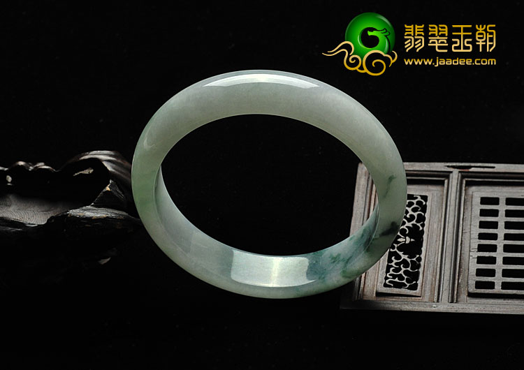 糯冰种飘花缅甸翡翠A货手镯（60.8mm）