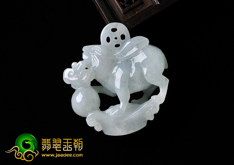 糯冰种晴水缅甸翡翠A货吉兔送宝挂件