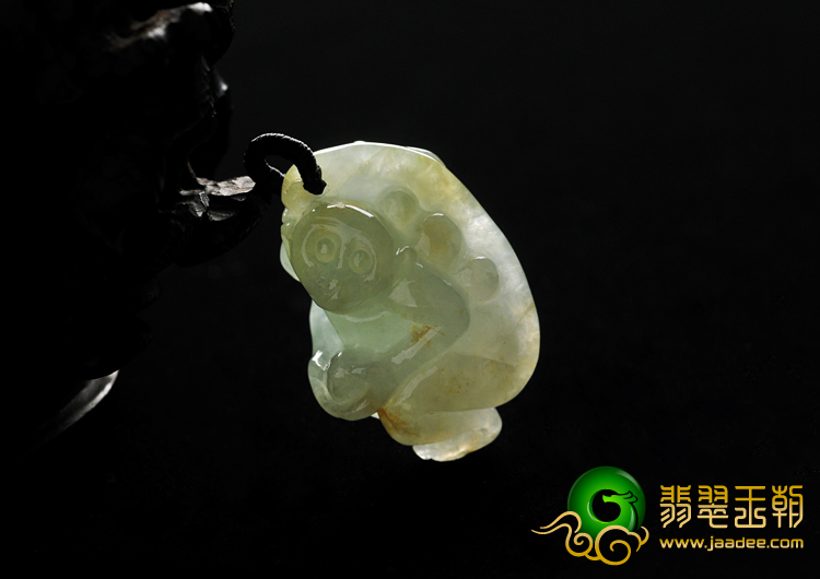 冰种晴水带黄翡缅甸翡翠A货灵猴献寿挂件