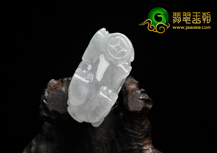 冰种淡晴水缅甸翡翠A货貔貅挂件