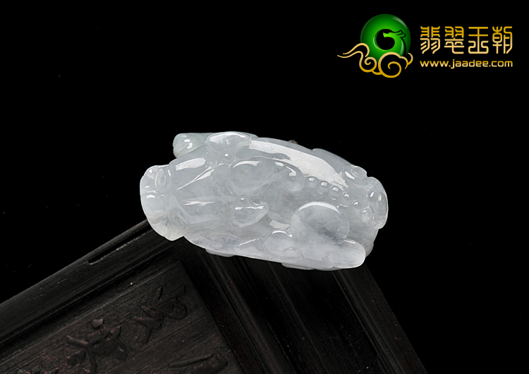 冰种淡晴水缅甸翡翠A货貔貅挂件