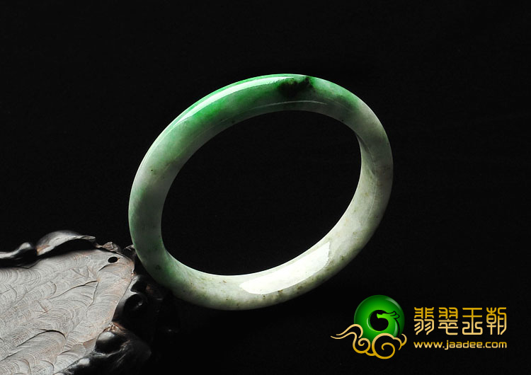 细糯种翠色缅甸翡翠A货手镯（56.3mm）