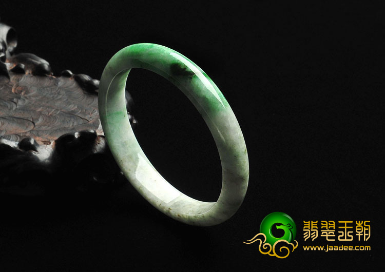 细糯种翠色缅甸翡翠A货手镯（56.3mm）