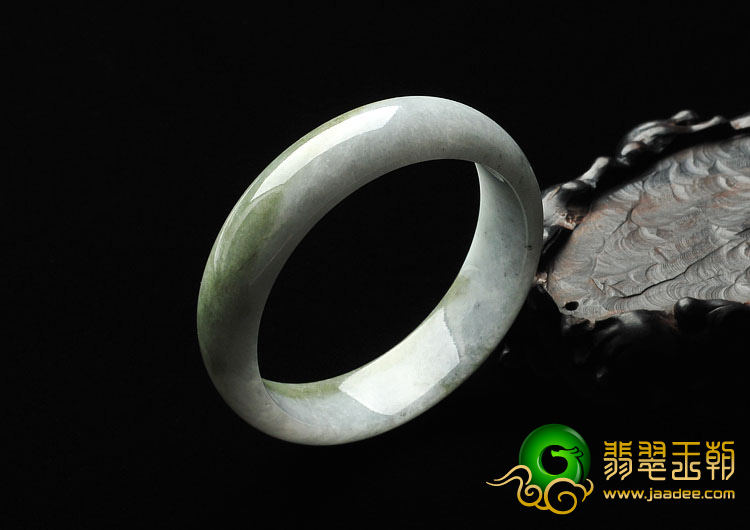 细糯种豆沙绿缅甸翡翠A货手镯（58.2mm）