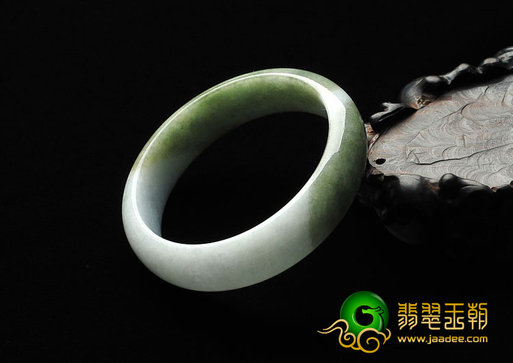 细糯种豆沙绿缅甸翡翠A货手镯（57.5mm）
