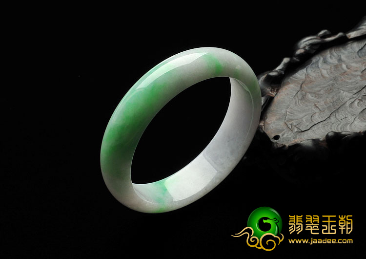 糯冰种翠色缅甸翡翠A货手镯（58.4mm）