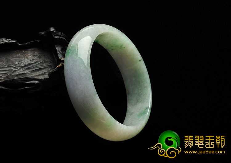 糯冰种晴水略飘花带春缅甸翡翠A货手镯（59.2mm）