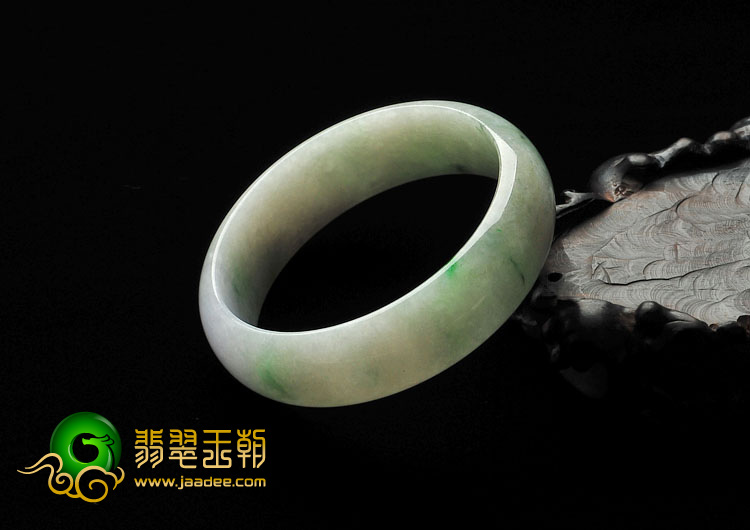 糯冰种晴水略飘花带春缅甸翡翠A货手镯（59.2mm）