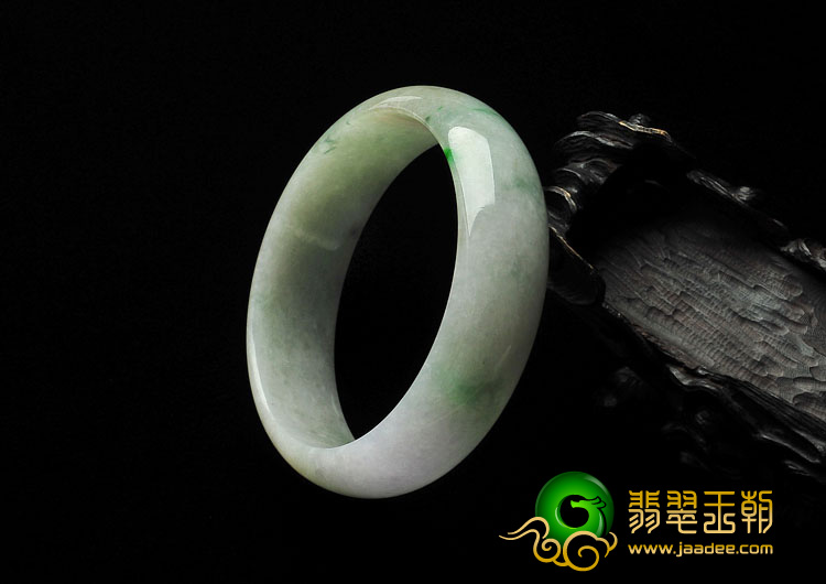 糯冰种晴水略飘花带春缅甸翡翠A货手镯（59.2mm）