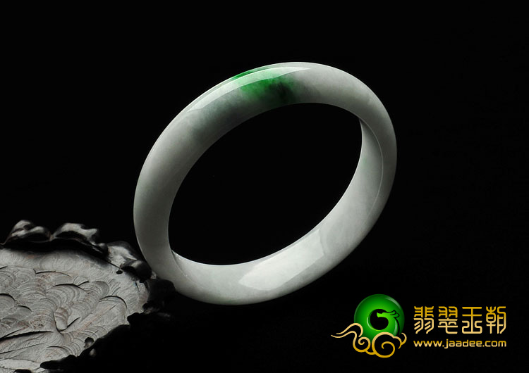 细糯种飘翠缅甸翡翠A手镯（58.3mm）