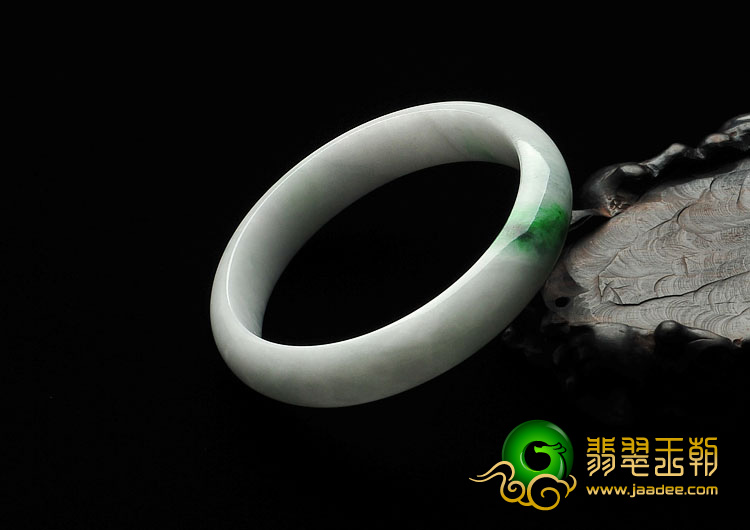 细糯种飘翠缅甸翡翠A手镯（58.3mm）