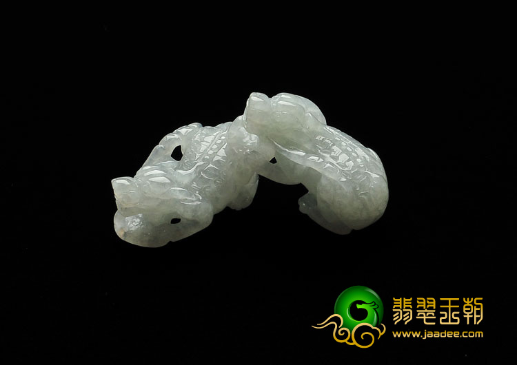 糯冰种晴水缅甸翡翠A货貔貅挂件（一对）