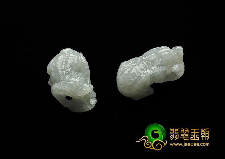 糯冰种晴水缅甸翡翠A货貔貅挂件（一对）