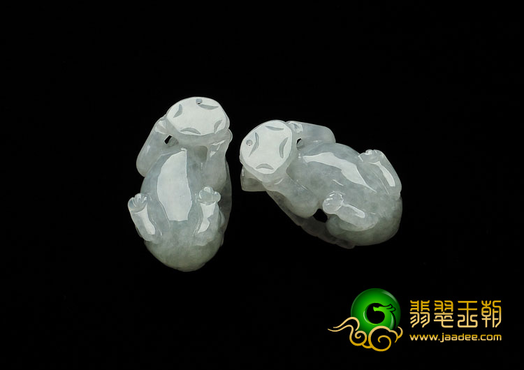 糯冰种晴水缅甸翡翠A货貔貅挂件（一对）