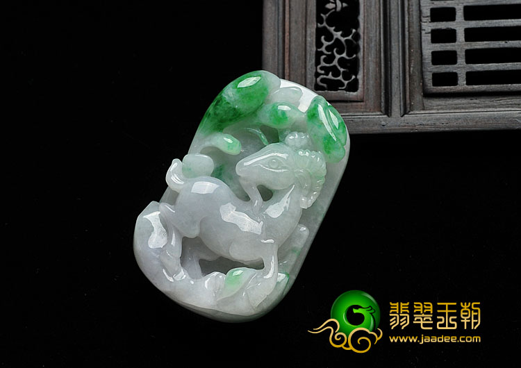 糯冰种飘翠缅甸翡翠A货羊牌挂件