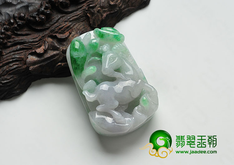 糯冰种飘翠缅甸翡翠A货羊牌挂件