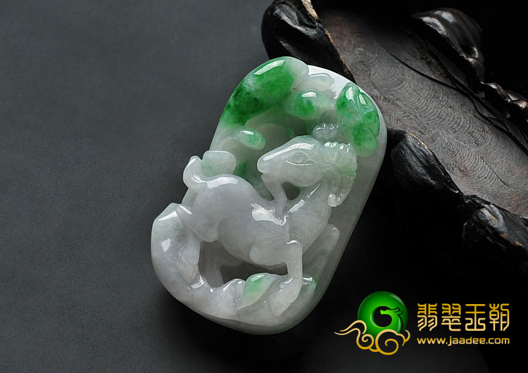 糯冰种飘翠缅甸翡翠A货羊牌挂件