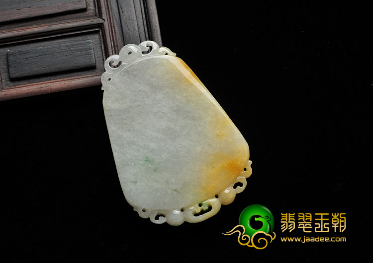 糯冰种黄加绿缅甸翡翠A货虎牌挂件