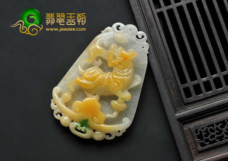 糯冰种黄加绿缅甸翡翠A货虎牌挂件