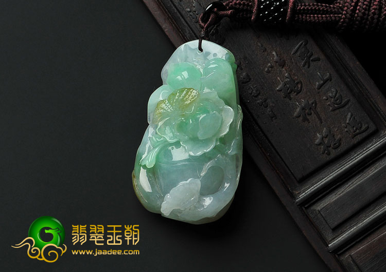 糯冰种三彩缅甸翡翠A货富贵花开挂件