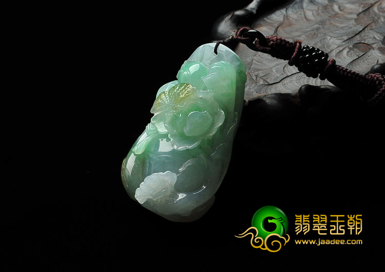 糯冰种三彩缅甸翡翠A货富贵花开挂件