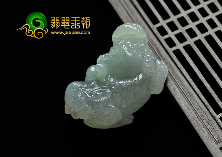 糯冰种晴水缅甸翡翠A货貔貅挂件
