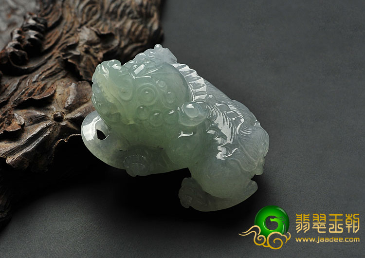糯冰种晴水缅甸翡翠A货貔貅挂件