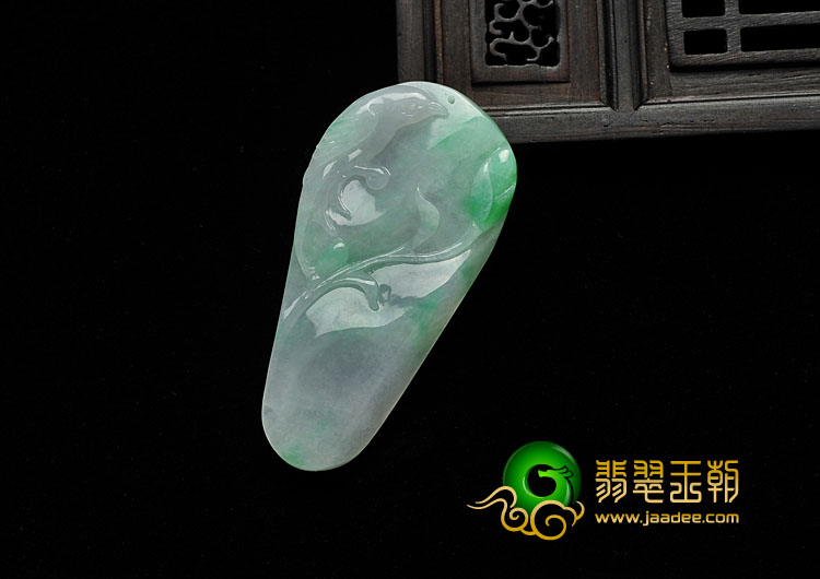糯冰种飘翠缅甸翡翠A货喜得连科挂件