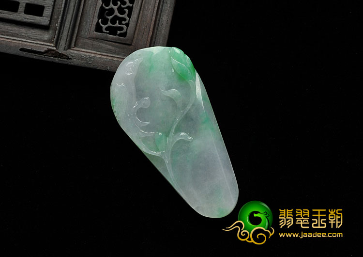 糯冰种飘翠缅甸翡翠A货喜得连科挂件