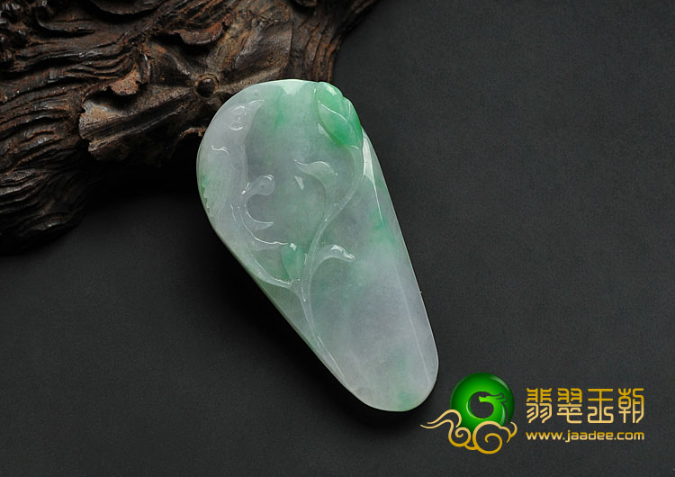 糯冰种飘翠缅甸翡翠A货喜得连科挂件