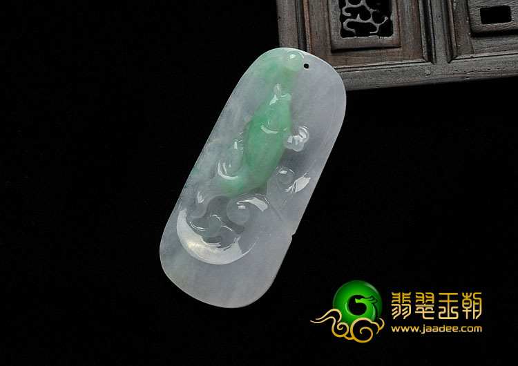 冰种飘翠缅甸翡翠A货鱼跃龙门挂件