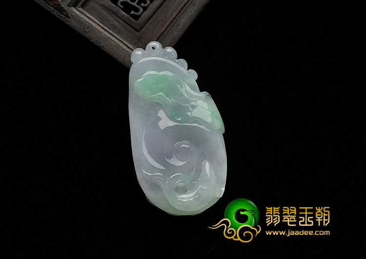 糯冰种春带彩缅甸翡翠A货年年有余挂件